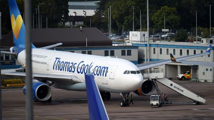 Un appareil du voyagiste sur le tarmac de l'aéroport de Manchester, au nord de la Grande-Bretagne, le 23 septembre 2019. (OLI SCARFF / AFP)