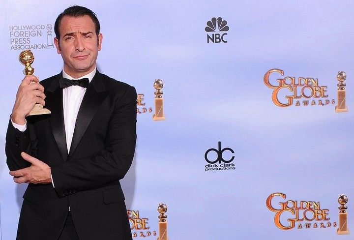 Jean Dujardin avec son Golden Globe du Meilleur acteur en 2012
 (ROBYN BECK / AFP)