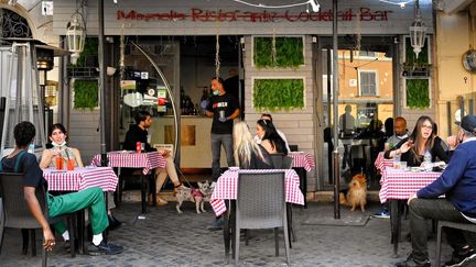 Des terrasses du Campo dei Fiori, à Rome en mai 2020 (image d'illustration) (ALBERTO PIZZOLI / AFP)