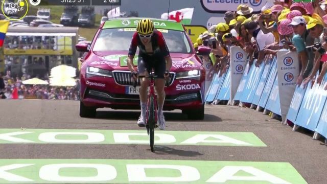 Décrochés dans le col de Val Louron Azet par les intouchables Vingegaard et Pogacar, les prétendants au podium se sont encore vu dicter leur loi par Geraint Thomas. Le Gallois, vainqueur en 2018, consolide sa troisième place en arrivant 30 secondes avant un Romain Bardet entreprenant toute la journée. David Gaudu grapille également quelques secondes sur Nairo Quintana pour se retrouver à quatre petites secondes du Colombien.