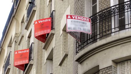 Le nombre de crédits accordés a diminué de 40% par rapport à la même période l'année dernière. (PATRICK KOVARIK / AFP)