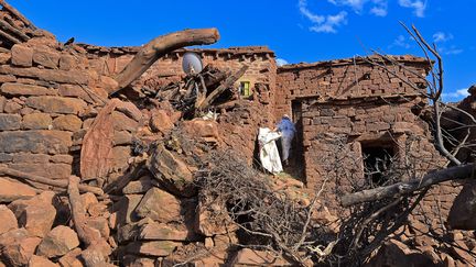 Une maison détruite dans un village marocain du Haut Atlas touché par le seisme (VINCENT MICHEL / MAXPPP)