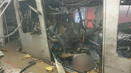 
Une rame à la station Maelbeek du métro de Bruxelles (Belgique), le 22 mars 2016. La Stib, qui exploite le réseau, a confirmé à francetv info qu'il s'agissait bien de la rame touchée.

 (DR)