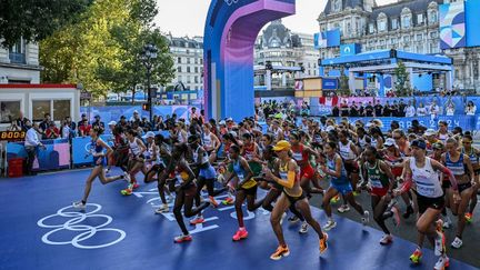 DIRECT. JO 2024 : le départ du marathon femmes a été donné, avant les dernières finales en cyclisme sur piste, pentathlon moderne et sports collectifs... Suivez la dernière journée olympique