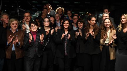 La maire de Paris, Anne Hidalgo, candidate à sa réélection, lors d'un meeting sur une péniche le 13 janvier. (ALAIN JOCARD / AFP)