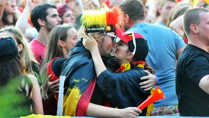 Les supporters belges font front commun derrière leur équipe des Diables Rouges, à Tournai, le 2 août 2018. (SEBASTIEN JARRY / MAXPPP)