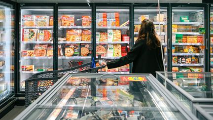 Pour lutter contre l'inflation, l'Etat va demander aux distributeurs de réduire leurs marges sur des produits du quotidien. (JEREMIE FULLERINGER / MAXPPP)