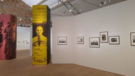 L’exposition Henri Cartier Bresson présentée au Fond Hélène et Édouard Leclerc, à Landerneau jusqu'au 5 janvier 2024. (ANNE CHEPEAU / RADIO FRANCE)