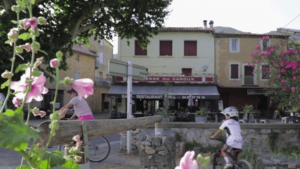 Hérault : le Haut-Languedoc à vélo, entre ses gorges et ses villages perchés (FRANCE 2)