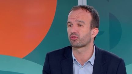 Invité du 19/20 info, mardi 19 décembre, Manuel Bompard, coordinateur national LFI et député des Bouches-du-Rhône, souhaite avertir sur les dangers du projet de loi immigration durci par la commission mixte paritaire.