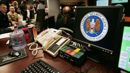 Un bureau de la NSA, l'Agence nationale de s&eacute;curit&eacute; am&eacute;ricaine, le 25 janvier 2006, &agrave; Fort Meade (Maryland). (PAUL J. RICHARDS / AFP)