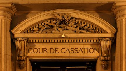 La Cour de cassation&nbsp;doit trancher sur le statut de&nbsp;Sylvie Mennesson, "mère d'intention" de deux filles nées d'une GPA aux Etats-Unis. (MANUEL COHEN)