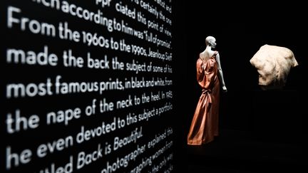 Exposition Back Side / Dos à la mode au musée Bourdelle&nbsp;à Paris, juillet 2019 (PHILIPPE LOPEZ / AFP)