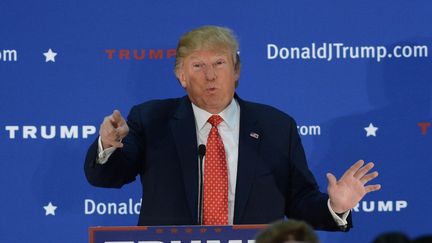 Le milliardaire Donald Trump, candidat à la Maison Blanche, lors d'un meeting à Nashua (Etats-Unis), le 28 décembre 2015. (DARREN MCCOLLESTER / GETTY IMAGES NORTH AMERICA / AFP)