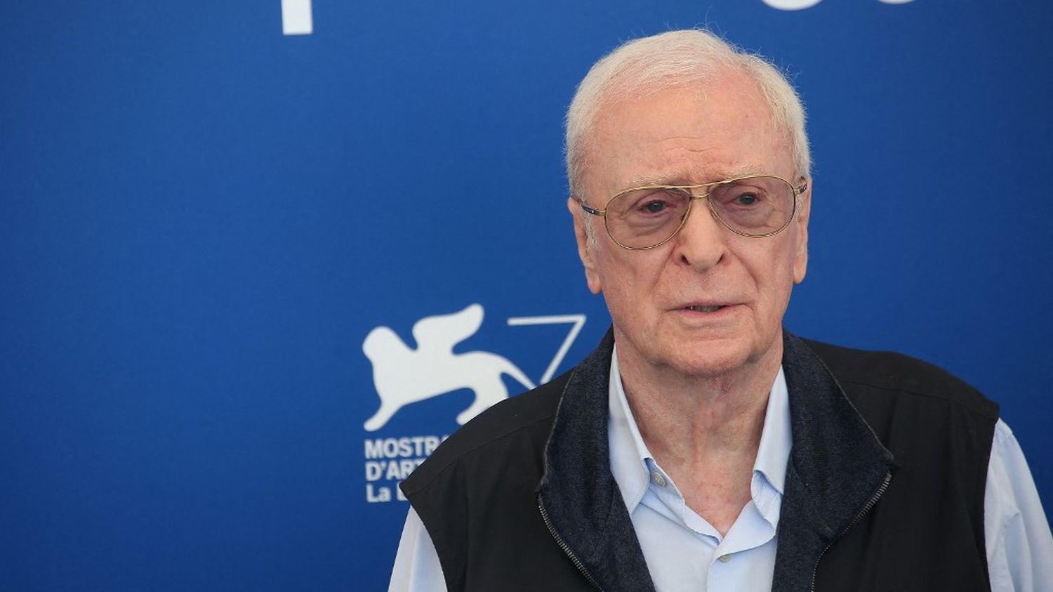 Michael Caine kondigt zijn pensionering aan na 70 jaar op het scherm