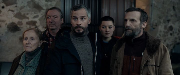 Mathieu Kassovitz, Nicolas Giraud, Bruno Lochet, Hélène Vincent, Ayumi Roux in "The Astronaut" by Nicolas Giraud (2023).  (2021 NORTH-WEST FILM - ORANGE STUDIO - ARTEMIS PRODUCTION - ZAK BROTHERS)