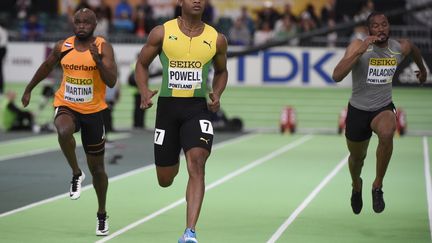 Asafa Powell sur le 60 m des championnats du monde en salle 2016 de Portland. (JOHN G. MABANGLO / EPA)