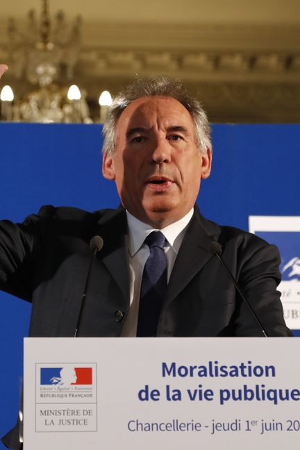 Le ministre de la Justice, François Bayrou, présente la loi de moralisation de la vie publique, le 1er juin 2017, à Paris (FRANCOIS GUILLOT / AFP)