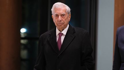 L'auteur Mario Vargas Llosa pendant son admission à l'Académie française à Madrid le 19 décembre 2022 (OSCAR GONZALEZ / NURPHOTO)