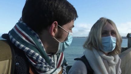 Touristes masqués à Saint-Malo (FRANCE 2)