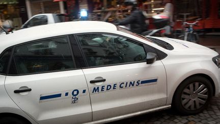 Une voiture SOS Médecins, à Paris, le 12 janvier 2011. (LOIC VENANCE / AFP)