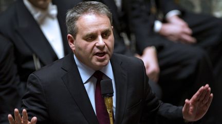 Le ministre du Travail, de l'Emploi et de la Sant&eacute;, Xavier Bertrand, le 15 novembre 2011 &agrave; l'Assembl&eacute;e nationale, &agrave; Paris.&nbsp; (FRED DUFOUR / AFP)