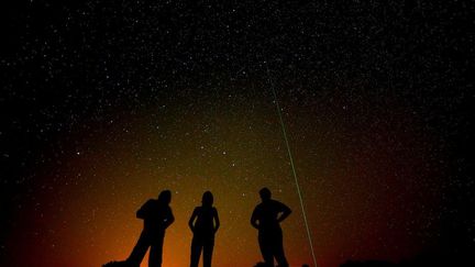 La nuit des étoiles filantes est un rendez-vous qui a lieu entre le 17 juillet et le 26 août 2020, avec un pic durant lequel elles sont particulièrement visibles et nombreuses durant la nuit du 12 au 13 août.&nbsp; (FLORIAN LAUNETTE / MAXPPP)