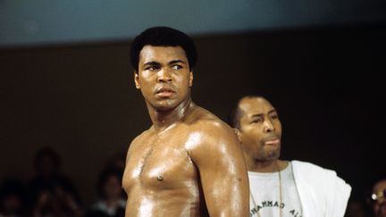 Mohamed Ali lors d'un entraînement à Munich (Allemagne), le 15 mai 1975. (ISTVAN BAJZAT / DPA / AFP)