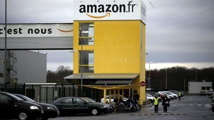 &nbsp; (© MaxPPP / Un site de distribution du marchand en ligne Amazon, à Saran dans le Loiret.)