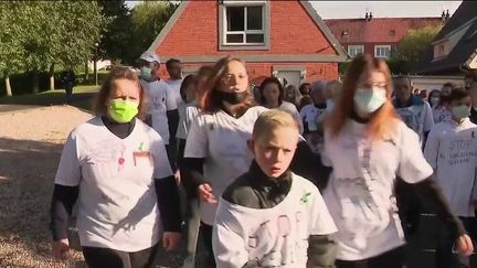 Harcèlement scolaire : dans le Pas-de-Calais, une marche blanche a eu lieu en hommage à Chanel (FRANCE 2)