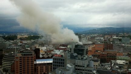 Une vue a&eacute;rienne du centre-ville d'Olso peu de temps apr&egrave;s l'explosion qui a secou&eacute; la capitale norv&eacute;gienne le 22 Juillet 2011. (JON BREDO OVERAAS / AFP)