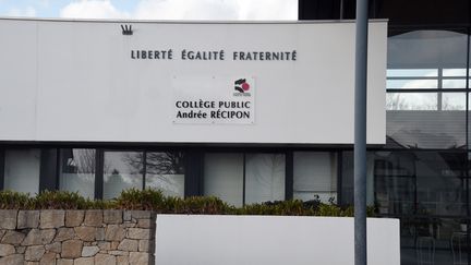 Le coll&egrave;ge Andr&eacute;e-R&eacute;cipon d'Org&egrave;res (Ille-et-Vilaine), pr&egrave;s de Rennes, le 31 mars 2015. (DAMIEN MEYER / AFP)