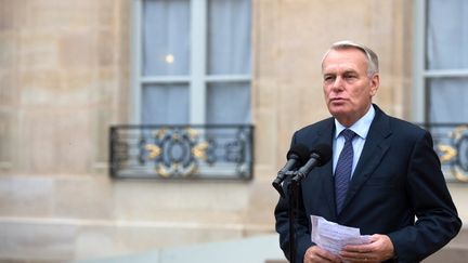 Le Premier ministre, Jean-Marc Ayrault,&nbsp;&agrave; l'Elys&eacute;e apr&egrave;s le Conseil des ministres, le 17 octobre 2012. (BERTRAND LANGLOIS / AFP)