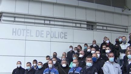 Une vague de suicides touche actuellement le secteur de la police. Depuis le début de l'année, 13 policiers se sont donné la mort.&nbsp; (CAPTURE ECRAN FRANCE 2)