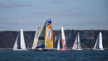 Le bateau Saint Michel - Virbac barré par Jean-Pierre Dick et Fabien Delahaye. (CHARLY TRIBALLEAU / AFP)