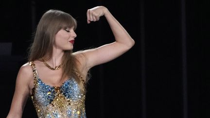 Taylor Swift sur scène le 7 août 2023 au SoFi Stadium,  "The Eras Tour," Los Angeles, Californie, Etats-Unis (CHRIS PIZZELLO/AP/SIPA / SIPA)