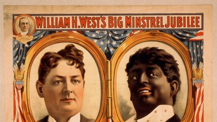 Poster d'un minstrel show en&nbsp;1899. Ces&nbsp;spectacles très populaires au XIXe&nbsp;siècle mettaient en scène des comédiens&nbsp;blancs grimés&nbsp;en Noirs pour tourner en dérision les Afro-Américains.&nbsp; (F&A ARCHIVE / THE ART ARCHIVE / AFP)