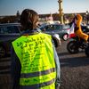 Une "gilet jaune", place de la Concorde, à Paris, le 17 novembre 2018. (VALENTINA CAMU / HANS LUCAS)