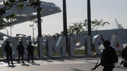 Les militaires brésiliens assurent la sécurité des sites olympiques à Rio (CHRISTOPHE SIMON / AFP)