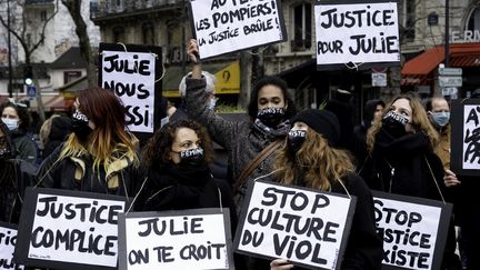 La Cour de cassation examine le pouvoir de Julie qui accuse 20 pompiers de l’avoir violée dès 13 ans