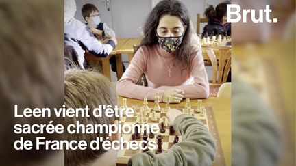 En 2019, elle fuyait la guerre en Syrie avec sa famille et se réfugiait en France. À 14 ans, Leen vient d'être sacrée championne de France d'échecs dans sa catégorie. Elle raconte son histoire.