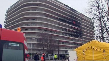 Trois personnes ont trouvé la mort dans cet incendie de Vichy (01-02-2011) (F2)