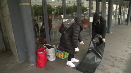 Des coiffeuses vont à la rencontre de SDF dans les rues de Caen