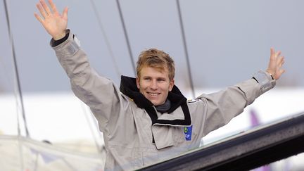 Le navigateur Fran&ccedil;ois Gabart lors&nbsp;du d&eacute;part du Vend&eacute;e Globe aux Sables d'Olonne (Vend&eacute;e), le 10 novembre 2012.&nbsp; (DAMIEN MEYER / AFP)