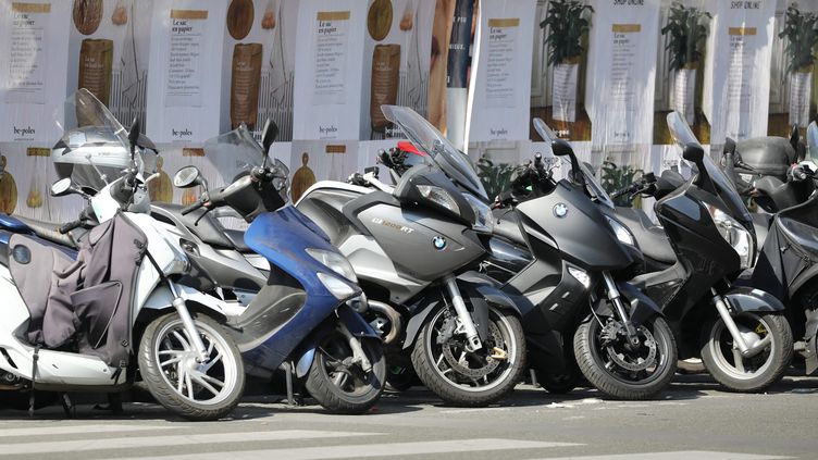 Scooters parked in the streets of Paris, September 16, 2020. (MAXPPP)