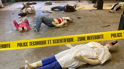 Les forces de l'ordre s'entraînent sur une simulation d'un attentat dans une fan zone des Jeux olympiques de Paris 2024. (YANNICK FALT / RADIO FRANCE)