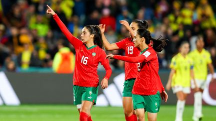 Les Marocaines autour de la buteuse Anissa Lahmari contre la Colombie, le 3 août 2023. (SIPA)