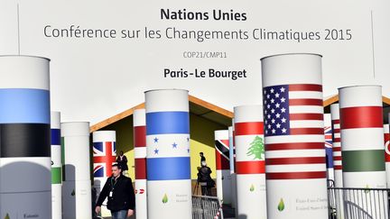 L'entrée de la salle où se tient la 21e conférence des parties sur le climat, la COP21, jeudi 26 novembre 2015.&nbsp; (LOIC VENANCE / AFP)
