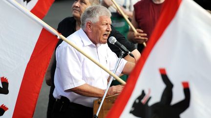 Udo Voigt, le candidat du NPD, parti n&eacute;onazi allemand, lors d'un meeting &agrave; Berlin (Allemagne), le 17 juin 2011. (MAXPPP)