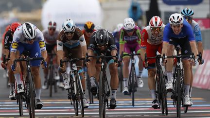 Arnaud Démare s'est imposé au sprint ce mardi sur la 4e étape (LUCA BETTINI / AFP)